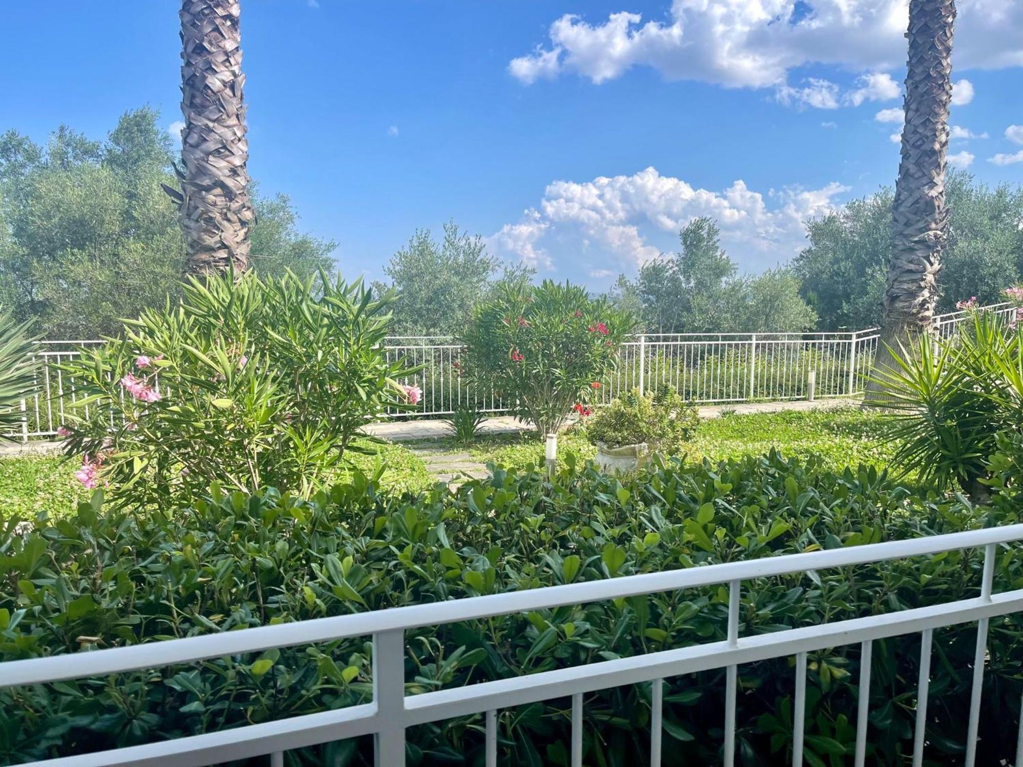 Holiday Residence Belohorizonte Macerata Bagian luar foto