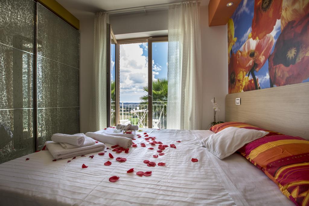 Holiday Residence Belohorizonte Macerata Bagian luar foto