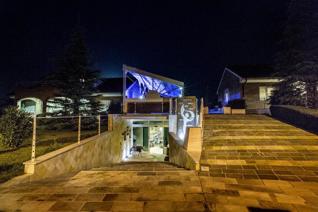 Holiday Residence Belohorizonte Macerata Bagian luar foto